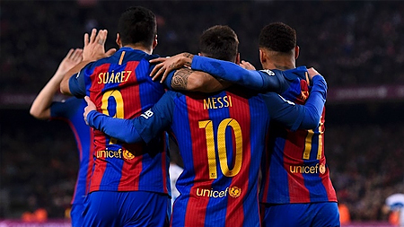 Bộ ba tấn công MSN của Barca ăn mừng bàn thắng trong trận gặp Espanyol. Ảnh: Goal