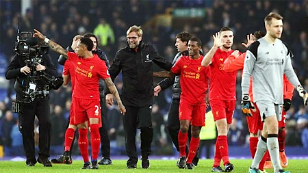 Thầy trò HLV J. Klopp có chiến thắng chật vật trước Everton.