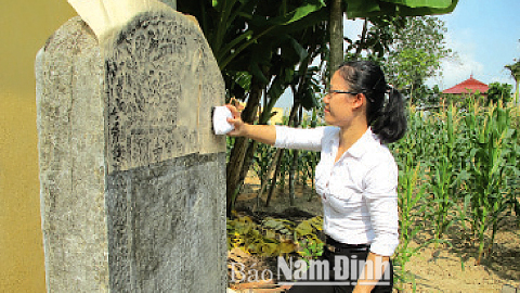 Tìm hiểu thu thập chứng cứ tại thực địa phục vụ nghiên cứu đề tài khoa học Địa chí văn hoá Vụ Bản.