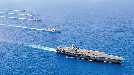 Nhóm tàu tiến công Carl Vinson của quân đội Mỹ. Ảnh U.S Navy