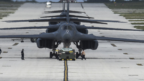 Bốn chiếc B-1B Lancer từ Texas tới căn cứ không quân Andersen ở Guam. Ảnh: Không quân Mỹ