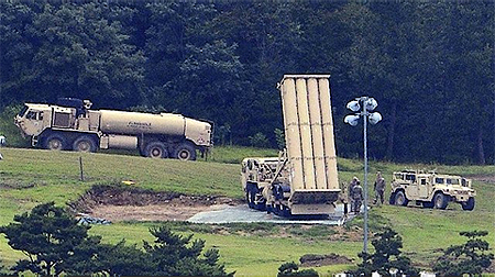 Mỹ triển khai Hệ thống phòng thủ tên lửa tầm cao giai đoạn cuối (THAAD) tại Hàn Quốc. Ảnh YONHAP