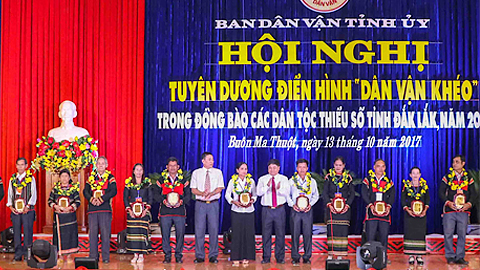 Hội nghị tuyên dương điển hình 