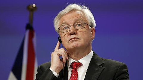Bộ trưởng phụ trách đàm phán Brexit, ông David Davis. Ảnh: THX/TTXVN