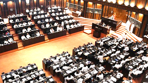 Quốc hội Xri Lan-ca họp về kiến nghị bất tín nhiệm tân Thủ tướng M.Ra-gia-pác-xa. Ảnh ARAB NEWS
