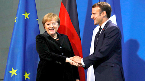 Tổng thống Pháp Macron (phải) và Thủ tướng Đức Merkel. Ảnh: RT