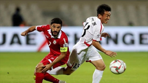 Lebanon (áo đỏ) đã làm tất cả những gì có thể, nhưng chiến thắng 4-1 trước CHDCND Triều Tiên là chưa đủ để đội bóng Tây Á đoạt vé đi tiếp từ tay tuyển Việt Nam. (Ảnh: AFC)