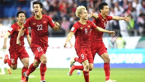 Niềm vui của các tuyển thủ Việt Nam khi vào tứ kết Asian Cup 2019.