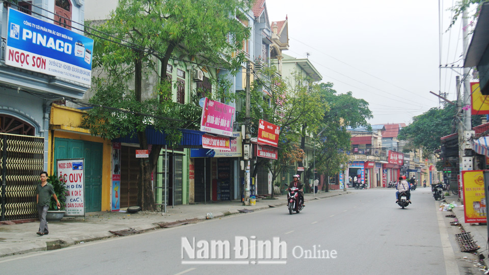 Thị trấn Cổ Lễ (Trực Ninh) được đầu tư mở rộng, góp phần phát triển kinh tế - xã hội khu vực trung tâm huyện.  Bài và ảnh: Đức Toàn