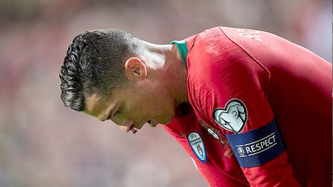 Ronaldo và các đồng đội bất lực trong việc giành chiến thắng trên sân nhà.