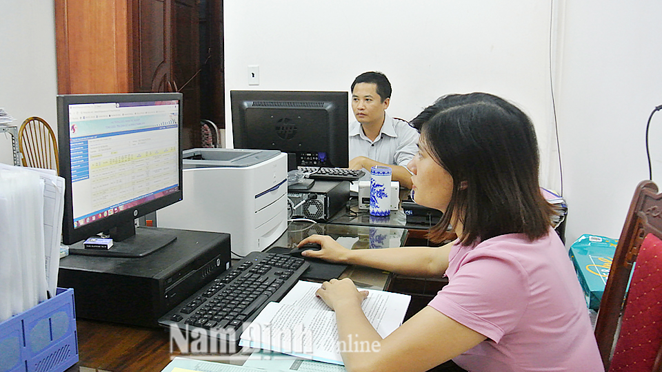 Rà soát, kiểm tra cân đối số liệu thống kê về dân số và nhà ở tại Cục Thống kê tỉnh.