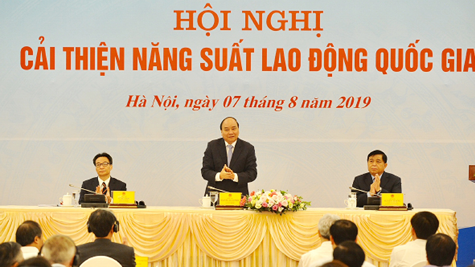 Thủ tướng Nguyễn Xuân Phúc chủ trì hội nghị Cải thiện năng suất lao động (NSLĐ) quốc gia. (ẢNH: TRẦN HẢI)