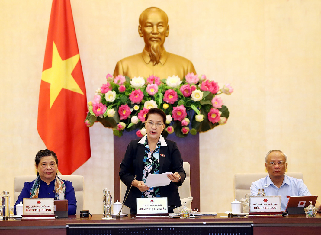 Chủ tịch Quốc hội Nguyễn Thị Kim Ngân chủ trì và phát biểu khai mạc phiên họp. Ảnh: Trọng Đức - TTXVN