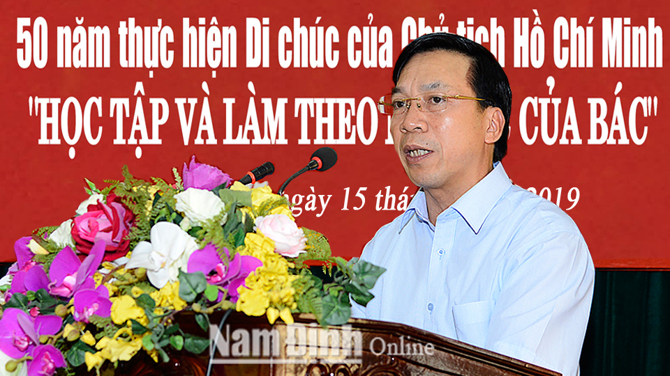 Đồng chí Trần Văn Chung, Phó Bí thư Thường trực Tỉnh ủy, Chủ tịch HĐND tỉnh phát biểu tại Hội thảo.
