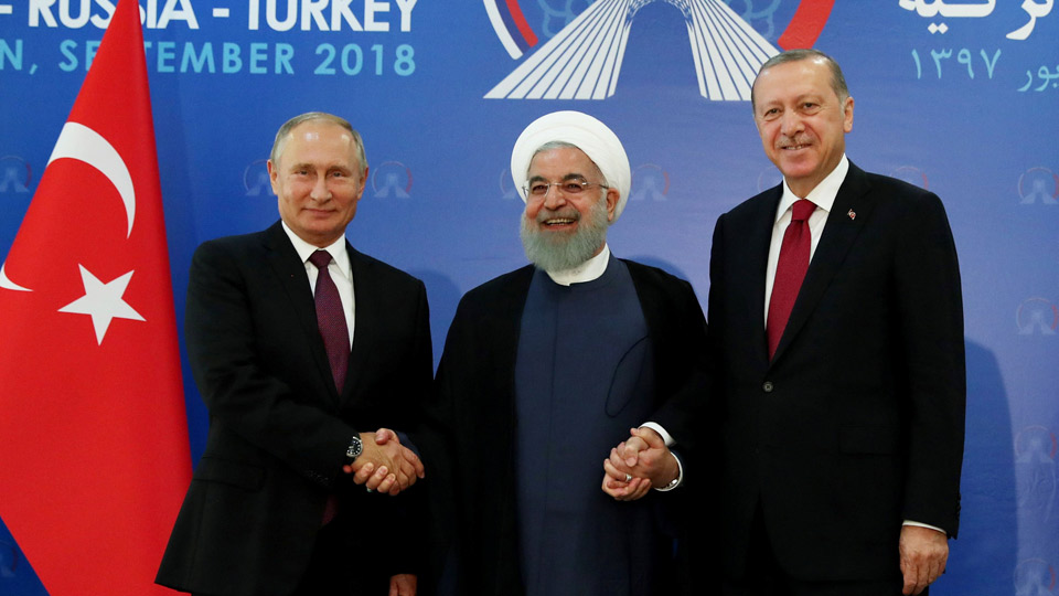 Từ trái sang: Tổng thống Nga Vladimir Putin, Tổng thống Iran Hassan Rouhani và Tổng thống Thổ Nhĩ Kỳ Recep Tayyip Erdogan tại Hội nghị thượng đỉnh ba bên ở Tehran (Iran) ngày 7-9-2018.  Ảnh: Internet