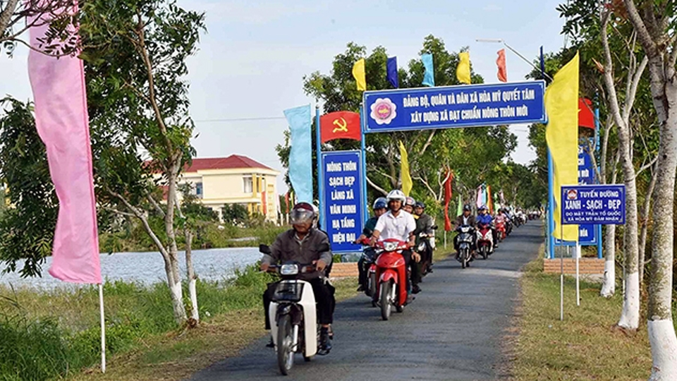 Ðường giao thông nông thôn tại xã Hòa Mỹ, huyện Cái Nước, tỉnh Cà Mau được đầu tư xây dựng khang trang, sạch đẹp. 