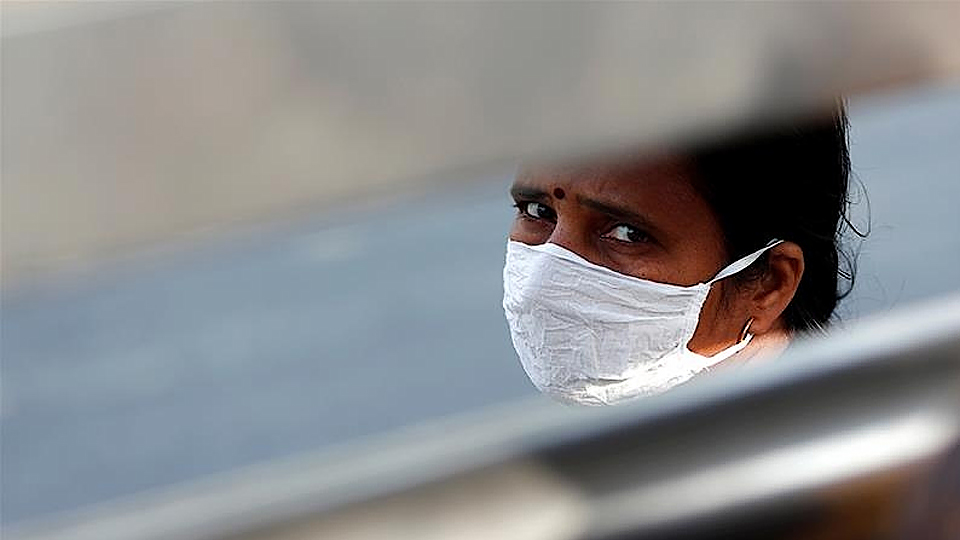 Chính phủ Ấn Độ sẽ cho hoạt động trở lại một số khu công nghiệp nhằm giảm thiểu khó khăn cho hàng triệu người (Ảnh: REUTERS)