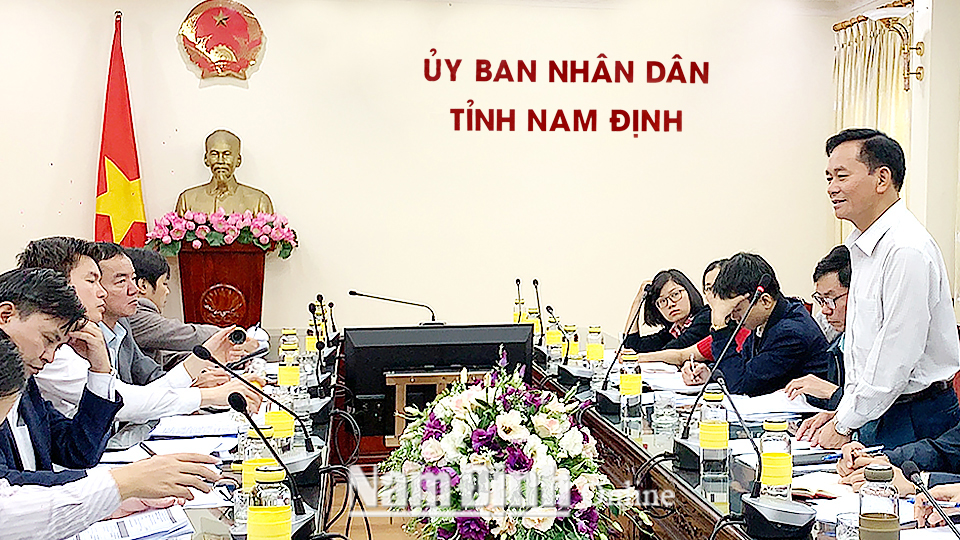 Đồng chí Nguyễn Phùng Hoan, Ủy viên Ban TVTU, Phó Chủ tịch UBND tỉnh phát biểu tại buổi làm việc.