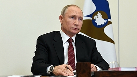 Tổng thống V. Putin chỉ thị nội các phải giải quyết nhanh chóng tình trạng giá nhu yếu phẩm tăng cao (Nguồn: RIA-Novosti)