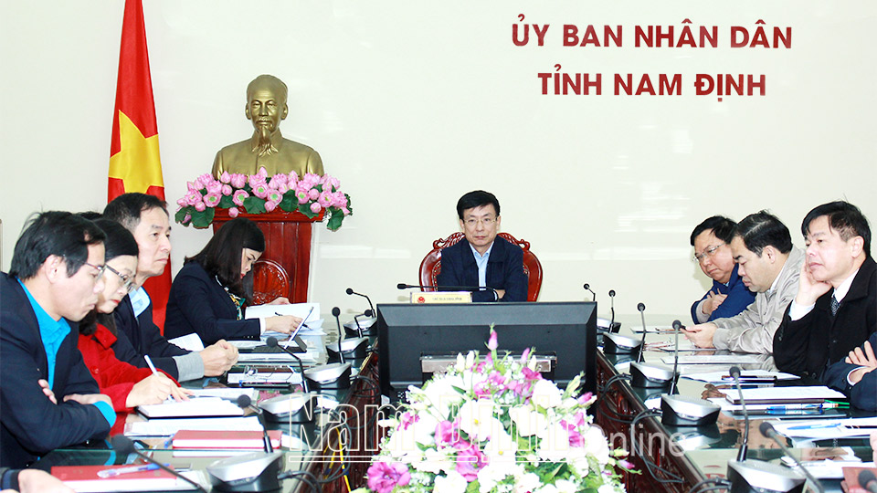 Đồng chí Phạm Đình Nghị, Phó Bí thư Tỉnh ủy, Chủ tịch UBND tỉnh chủ trì hội nghị tại điểm cầu Nam Định.