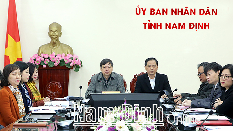 Đồng chí Trần Lê Đoài, TUV, Phó Chủ tịch UBND tỉnh và các đại biểu dự hội nghị tại điểm cầu Nam Định.