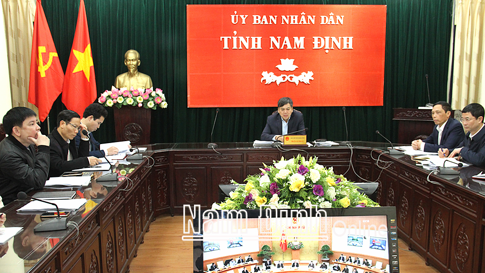 Đồng chí Trần Lê Đoài, Tỉnh ủy viên, Phó Chủ tịch UBND tỉnh tham dự tại điểm cầu tỉnh ta.