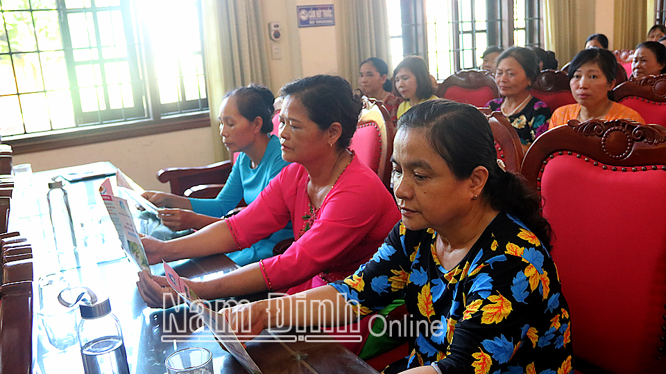 Chi cục Dân số - KHHGĐ tổ chức truyền thông dân số và phát triển tại phường Mỹ Xá (thành phố Nam Định).