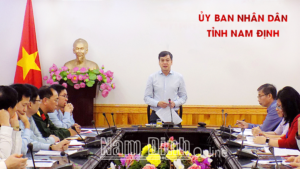 Đồng chí Trần Lê Đoài, TUV, Phó Chủ tịch UBND tỉnh, Phó Trưởng Ban Chỉ đạo phòng chống dịch bệnh COVID-19 tỉnh phát biểu kết luận hội nghị.