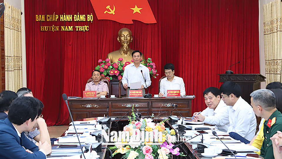 Đồng chí Nguyễn Phùng Hoan, Ủy viên Ban TVTU, Phó Chủ tịch HĐND tỉnh phát biểu tại buổi kiểm tra, giám sát.