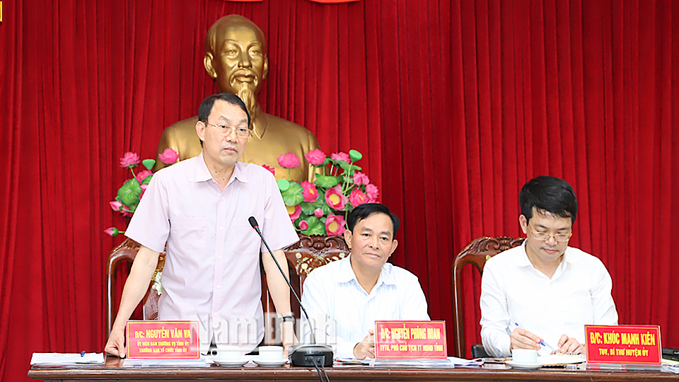 Đồng chí Nguyễn Văn Va, Ủy viên Ban TVTU, Trưởng Ban Tổ chức Tỉnh ủy phát biểu tại buổi kiểm tra, giám sát.