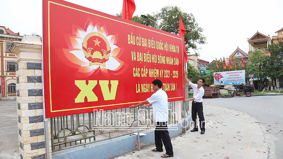 Cụm pa nô, tranh cổ động tuyên truyền về cuộc bầu cử đại biểu Quốc hội khóa XV và đại biểu HĐND các cấp nhiệm kỳ 2021-2026 tại xã Xuân Bắc.