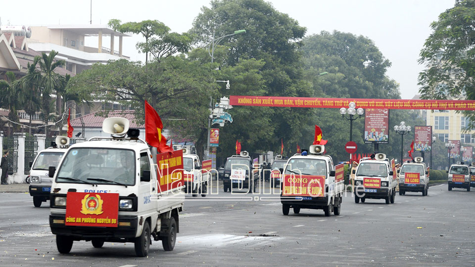 Công an thành phố Nam Định ra quân tuyên truyền về phòng, chống ma túy.  Bài và ảnh: Xuân Thu