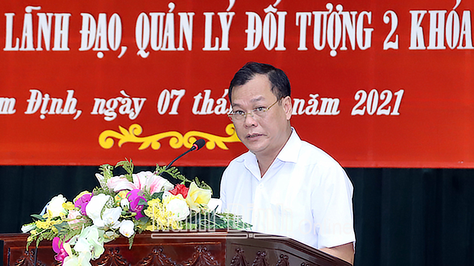 Đồng chí Lê Quốc Chỉnh, Phó Bí thư Thường trực Tỉnh ủy, Chủ tịch HĐND tỉnh phát biểu tại khai mạc lớp bồi dưỡng.