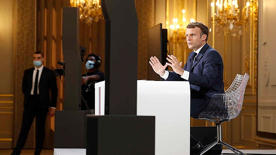 Tổng thống Pháp Emmanuel Macron trong cuộc họp báo ngày 10-6. (Ảnh: Le Monde)