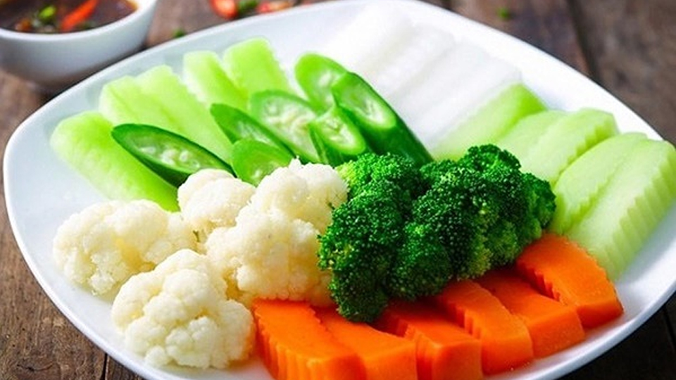 Nếu ăn tối muộn, chỉ nên ăn rau hoặc súp để tránh nguy cơ béo phì.