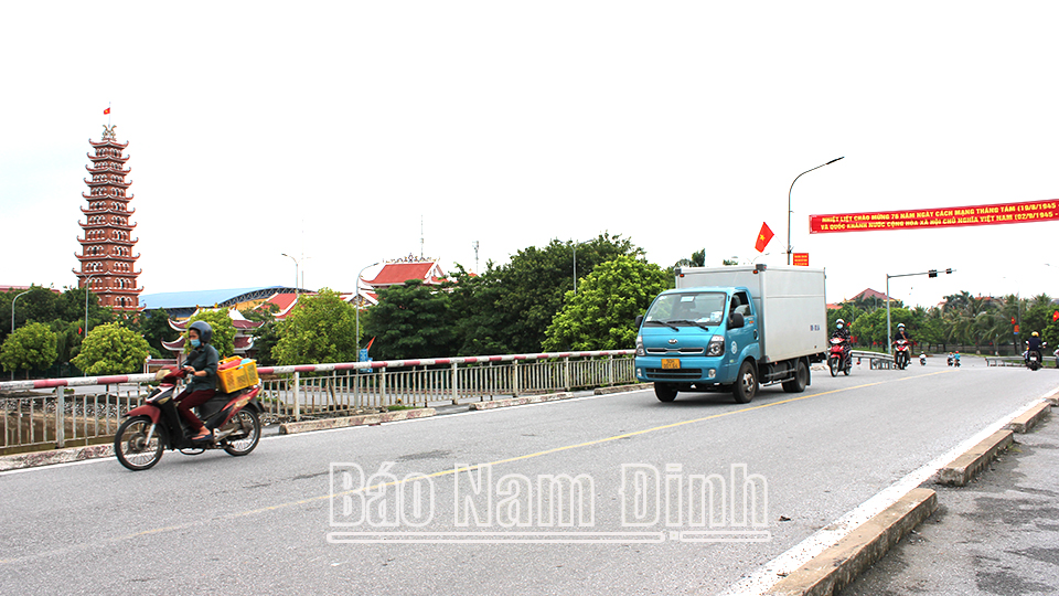 Khu vực “điểm đen” tại Km183+800 đến Km184+600 nút giao giữa Quốc lộ 21 và cầu Yên Định (Hải Hậu) chuẩn bị được đầu tư cải tạo, khắc phục góp phần giảm thiểu tai nạn giao thông.