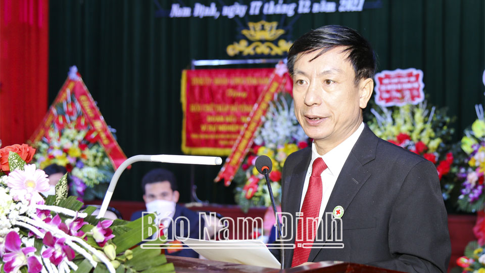 Đồng chí Phạm Đình Nghị, Phó Bí thư Tỉnh ủy, Chủ tịch UBND tỉnh phát biểu tại đại hội.