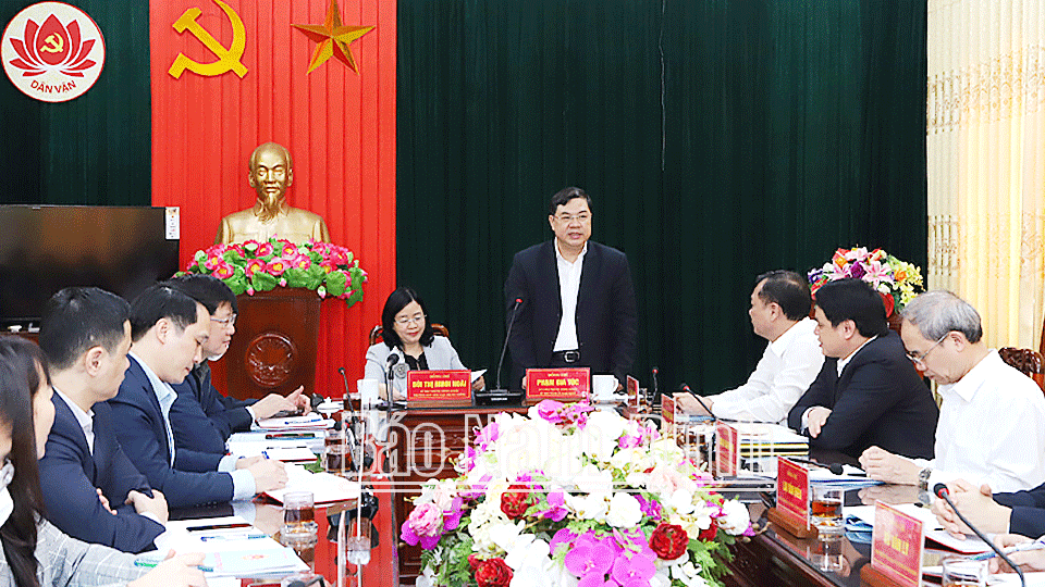 Đồng chí Phạm Gia Túc, Ủy viên BCH Trung ương Đảng, Bí thư Tỉnh ủy phát biểu tại buổi làm việc.