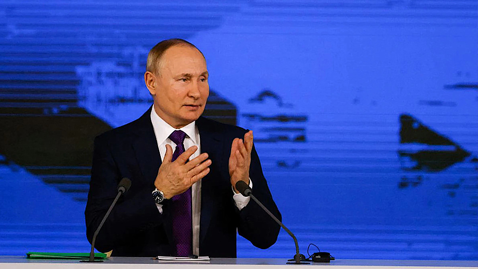 Tổng thống Nga Vladimir Putin tại buổi họp báo thường niên, diễn ra ngày 23/12/2021. (Ảnh: Reuters)