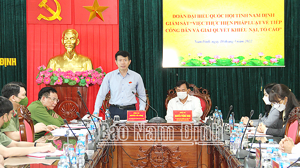 Đồng chí Nguyễn Hải Dũng, TUV, Phó Trưởng đoàn chuyên trách Đoàn ĐBQH tỉnh phát biểu tại buổi giám sát.
