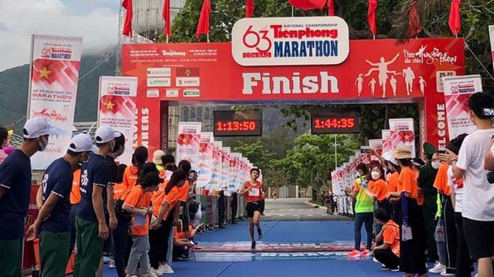Các vận động viên dự Giải vô địch quốc gia marathon và cự ly dài Báo Tiền Phong lần thứ 63.