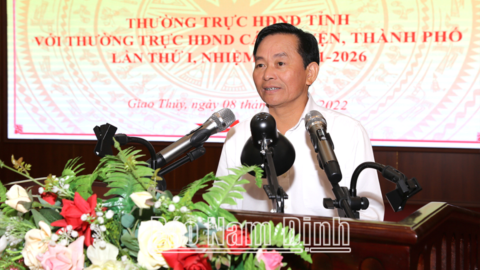 Đồng chí Nguyễn Phùng Hoan, Ủy viên Ban TVTU, Phó Chủ tịch Thường trực HĐND tỉnh phát biểu kết luận hội nghị.