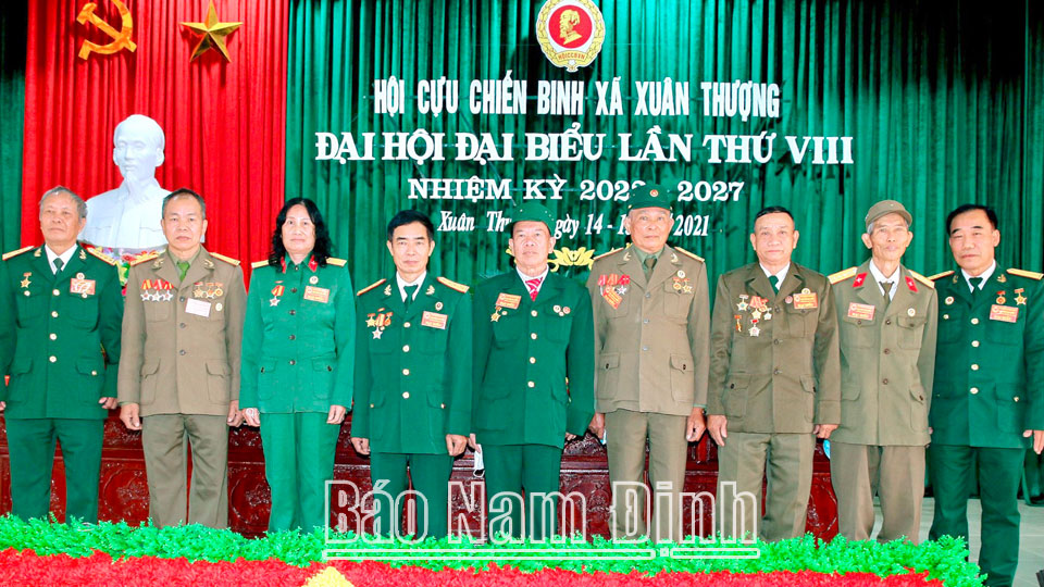 Ban Chấp hành Hội Cựu chiến binh xã Xuân Thượng (Xuân Trường) khoá VIII, nhiệm kỳ 2022-2027 ra mắt nhận nhiệm vụ.