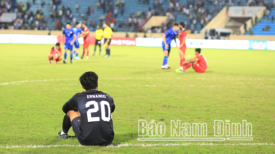  Nỗi thất vọng khi thua trận của các cầu thủ U23 Indonesia. Ảnh: Viết Dư