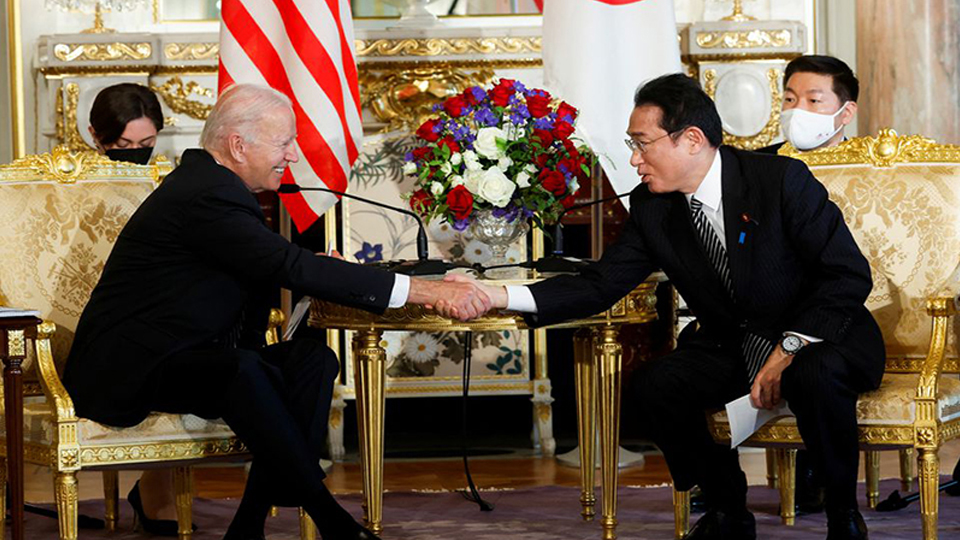 Thủ tướng Nhật Bản Kishida Fumio và Tổng thống Mỹ Joe Biden tại Tokyo, ngày 23/5. (Ảnh: Reuters)