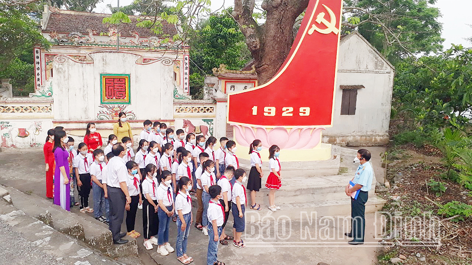 Giáo dục truyền thống cách mạng cho học sinh Trường THCS thị trấn Cát Thành tại 