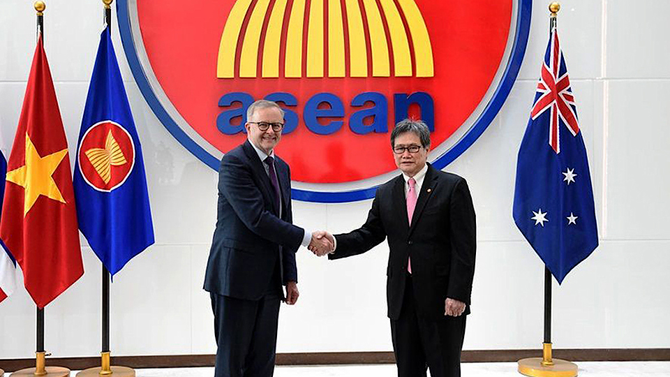 Thủ tướng Australia (người bên trái) gặp Tổng Thư ký ASEAN. (Ảnh ASEAN.org)
