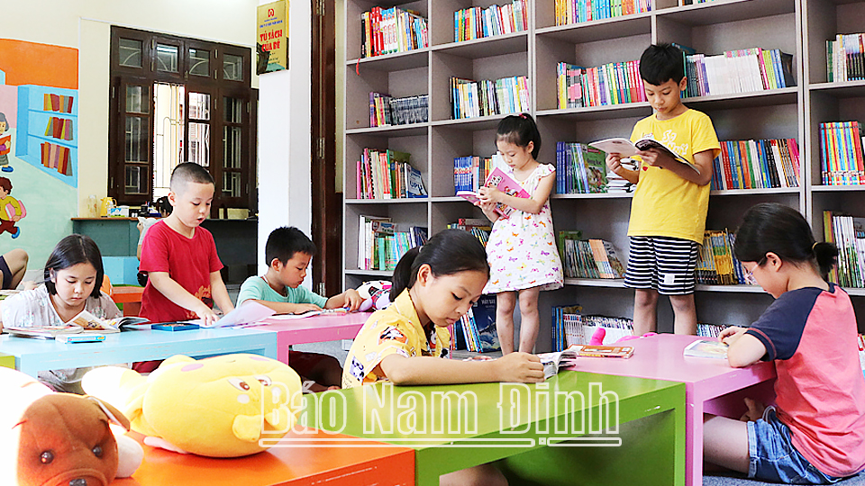 Thư viện tỉnh thu hút đông học sinh đến đọc sách vào mỗi dịp hè.