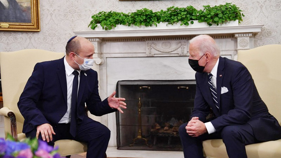 Tổng thống Mỹ Joe Biden (phải) hội đàm với Thủ tướng Israel Naftali Bennett tại Nhà Trắng, ngày 27-8-2021_Ảnh: AFP/TTXVN