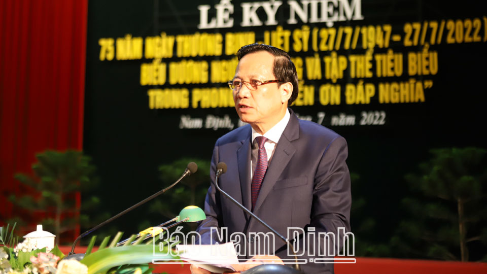Đồng chí Đào Ngọc Dung, Ủy viên BCH Trung ương Đảng, Bộ trưởng Bộ Lao động-Thương binh và Xã hội phát biểu tại Lễ kỷ niệm.